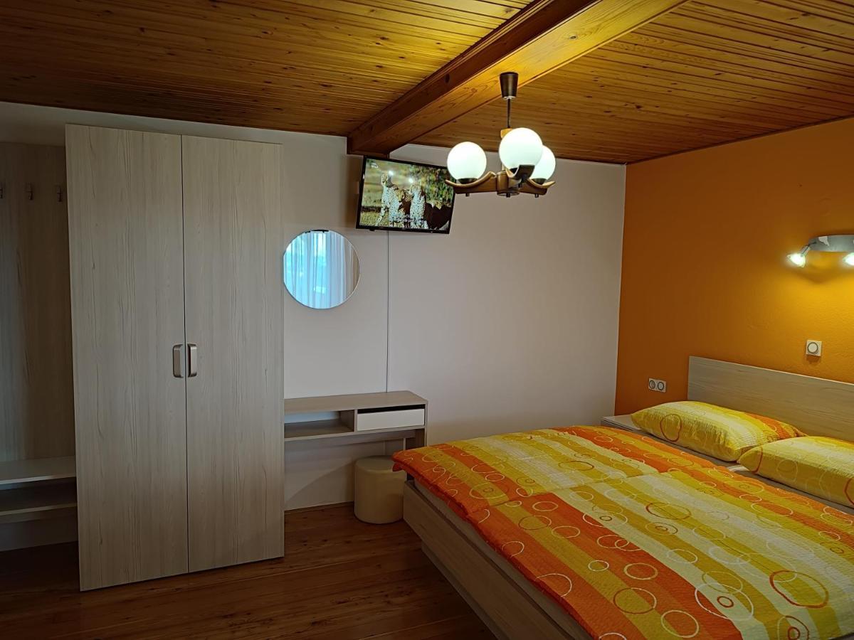 Gostilna Pension Blegos Поляне-над-Шкофьё-Локо Экстерьер фото