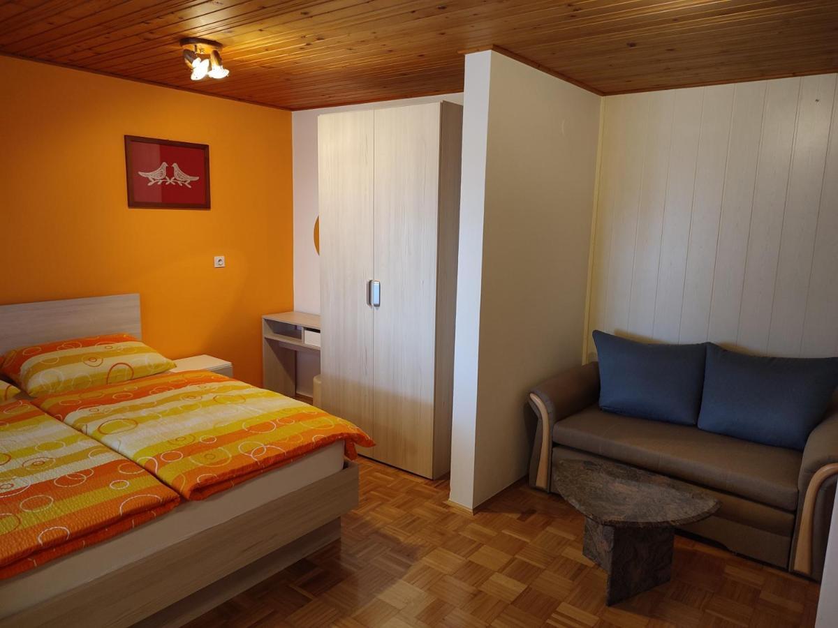 Gostilna Pension Blegos Поляне-над-Шкофьё-Локо Экстерьер фото
