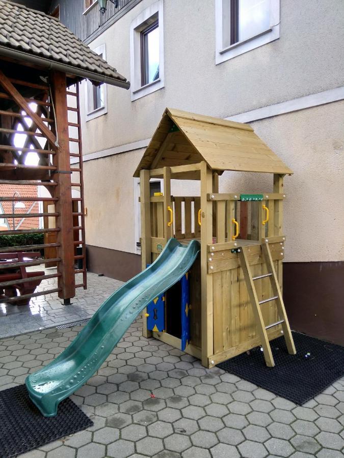 Gostilna Pension Blegos Поляне-над-Шкофьё-Локо Экстерьер фото